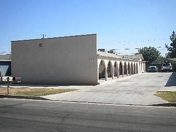 2nd image of 427 W Minarets Ave
