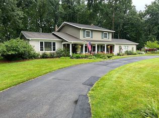 1739 Sevenoaks Dr, Jackson, MI 49203