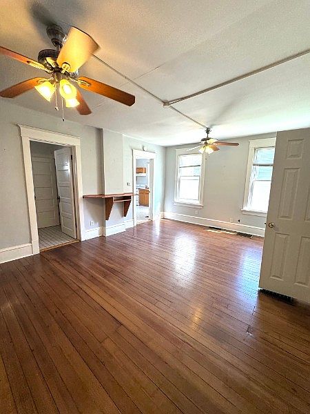 1st image of 410 W Columbia Ave #1