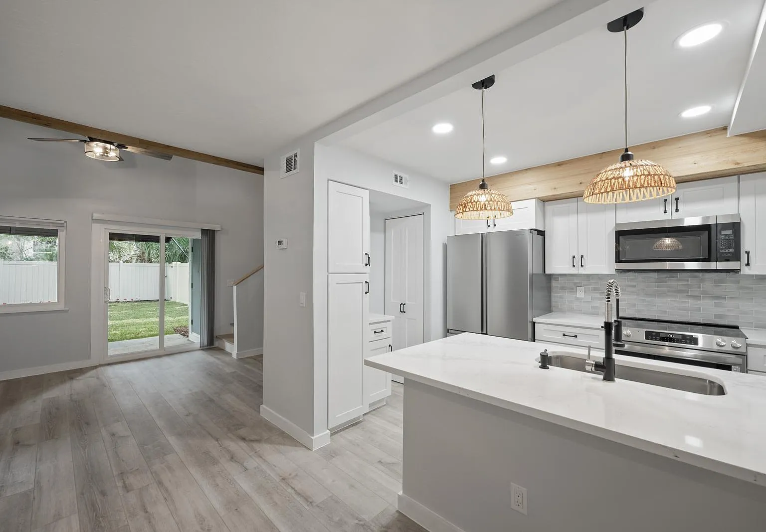 2 bed, 1075 sqft, $1,950 — Photo 1