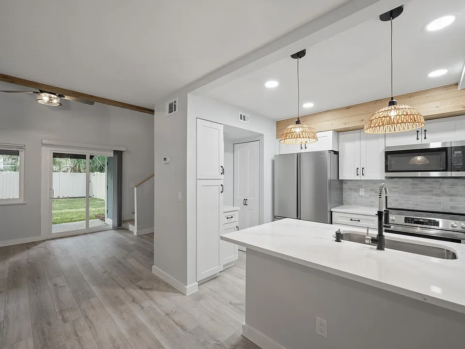 2988 Songbird Dr