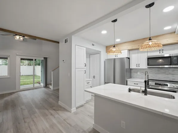2988 Songbird Dr, Jacksonville, FL 32233