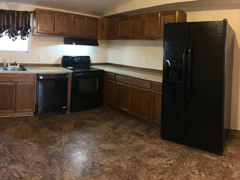 125 Private Road 1301 — Photo 3
