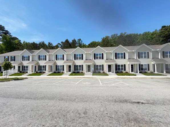 1260 Cross Creek Cir, Greenville, NC