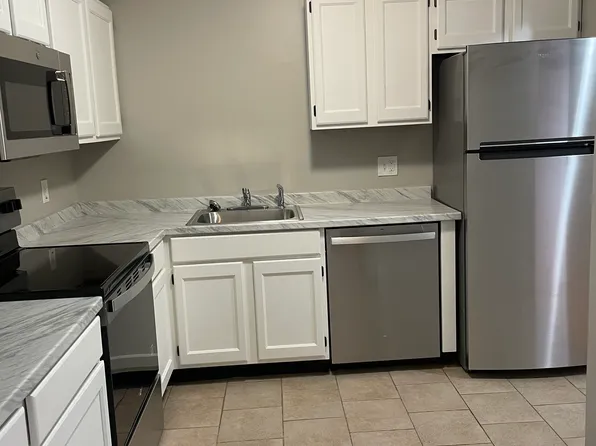 1 Bristol Ct, Derry, NH