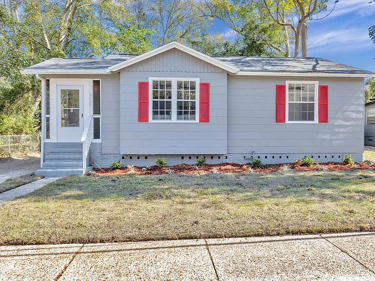 8025 Paul Jones Dr — Photo 1