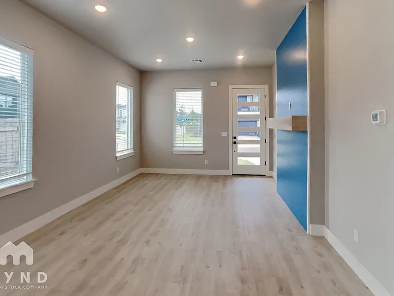 2517 NW 131st St — Photo 3