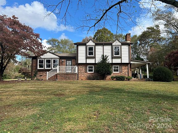 3rd image of 277 Lancaster Dr