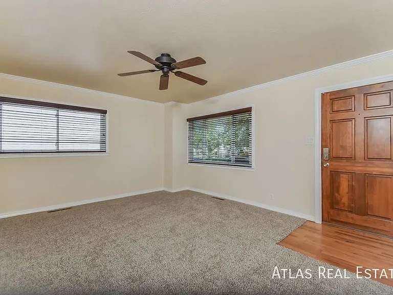 2611 Waldean St — Photo 2