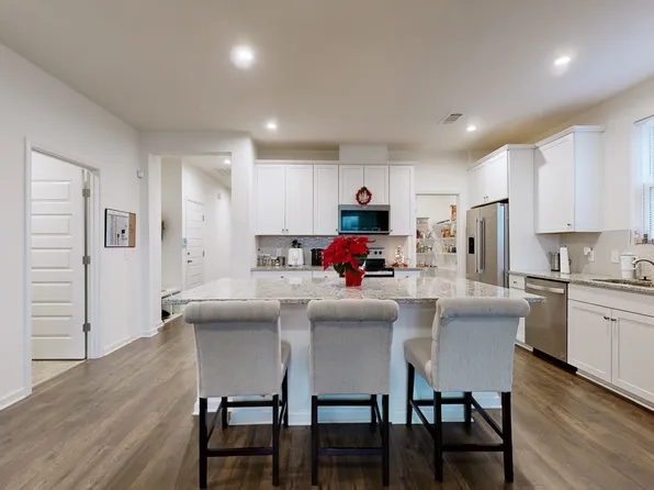 2041 Elk Springs Dr, Hermitage, TN 37076