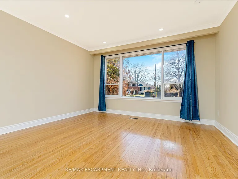 113 Poynter Dr — Photo 7