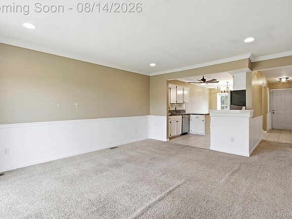 3rd image of 11389 Faircrest Dr