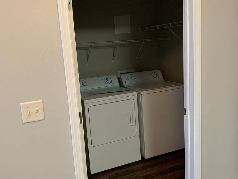 Crystal Creek Apartments — Photo 8