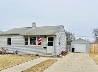 1620 S Frederick Dr, Sioux Falls, SD 57105
