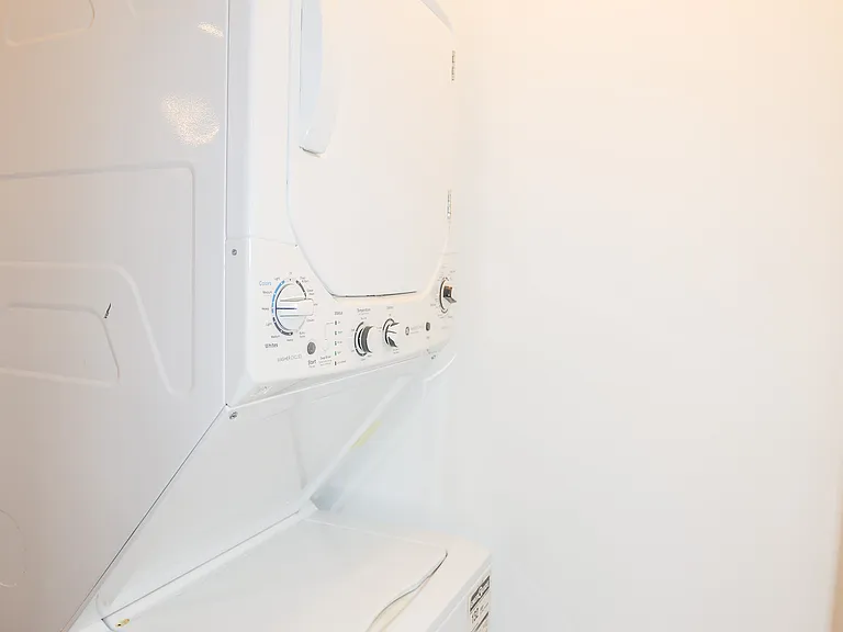6807 N Ridge Ave #G1 — Photo 9