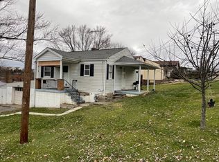 2305 Robert St, Irwin, PA 15642