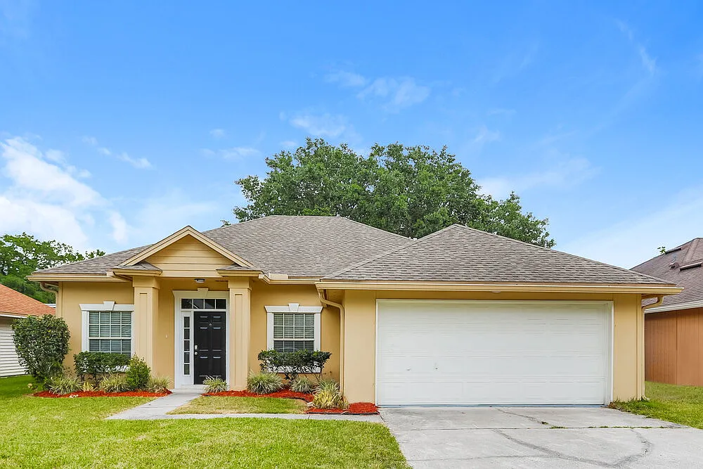 3 bed, 2.0 bath, 1743 sqft, $2,445 — Photo 1