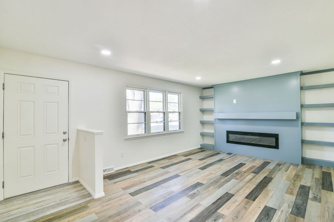 next background image