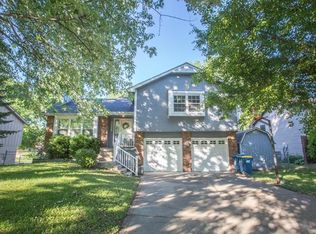 1325 Canterbury Ln, Liberty, MO 64068