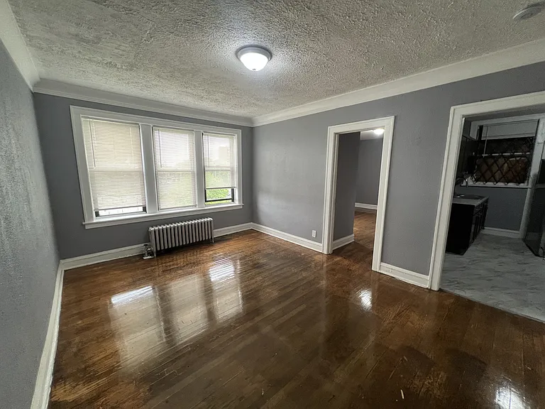 7444 S East End Ave #3 — Photo 1