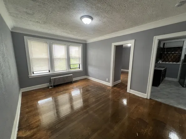7444 S East End Ave #3, Chicago, IL 60649