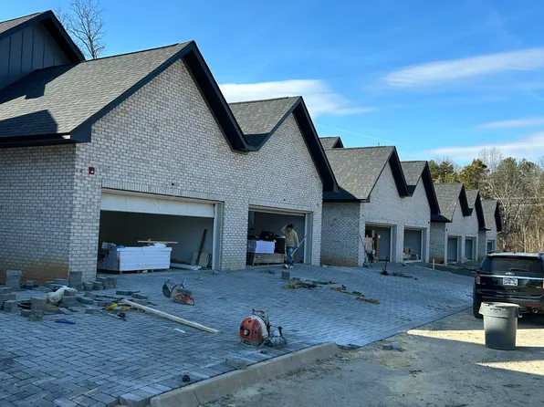 623 October Glory, Knoxville, TN 37934