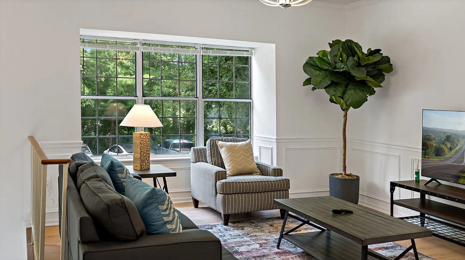 3 bed, 1.0 bath, $6,045 — Photo 2