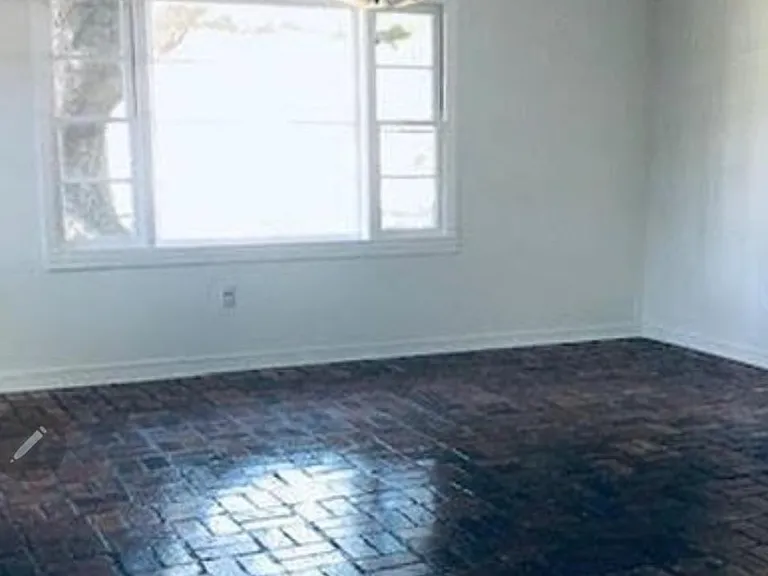 2402 King Ave — Photo 13