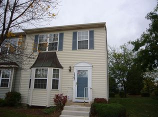 1207 Koster Ct, Geneva, IL 60134