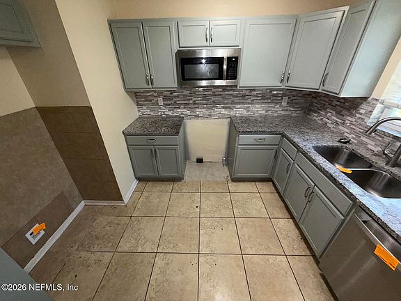 3rd image of 8050 LOURDES Drive S