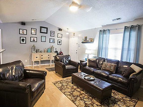 3rd image of 1745 Creekstone Ct