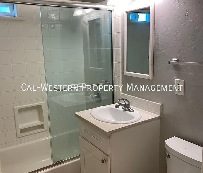 280 N 8th St #2 — Photo 8