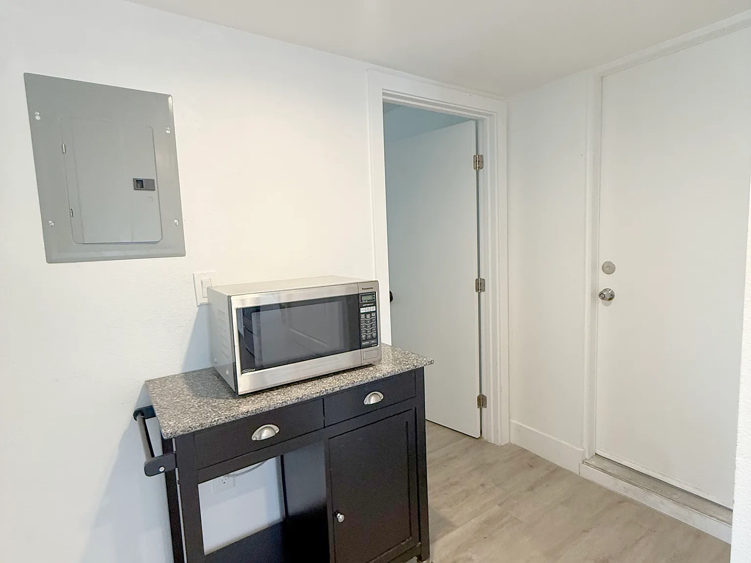 3 bed, $3,100 — Photo 3