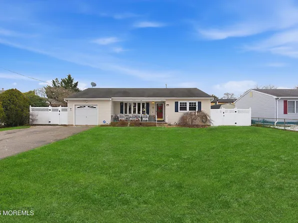 123 Oakwood Place, Forked River, NJ 08731