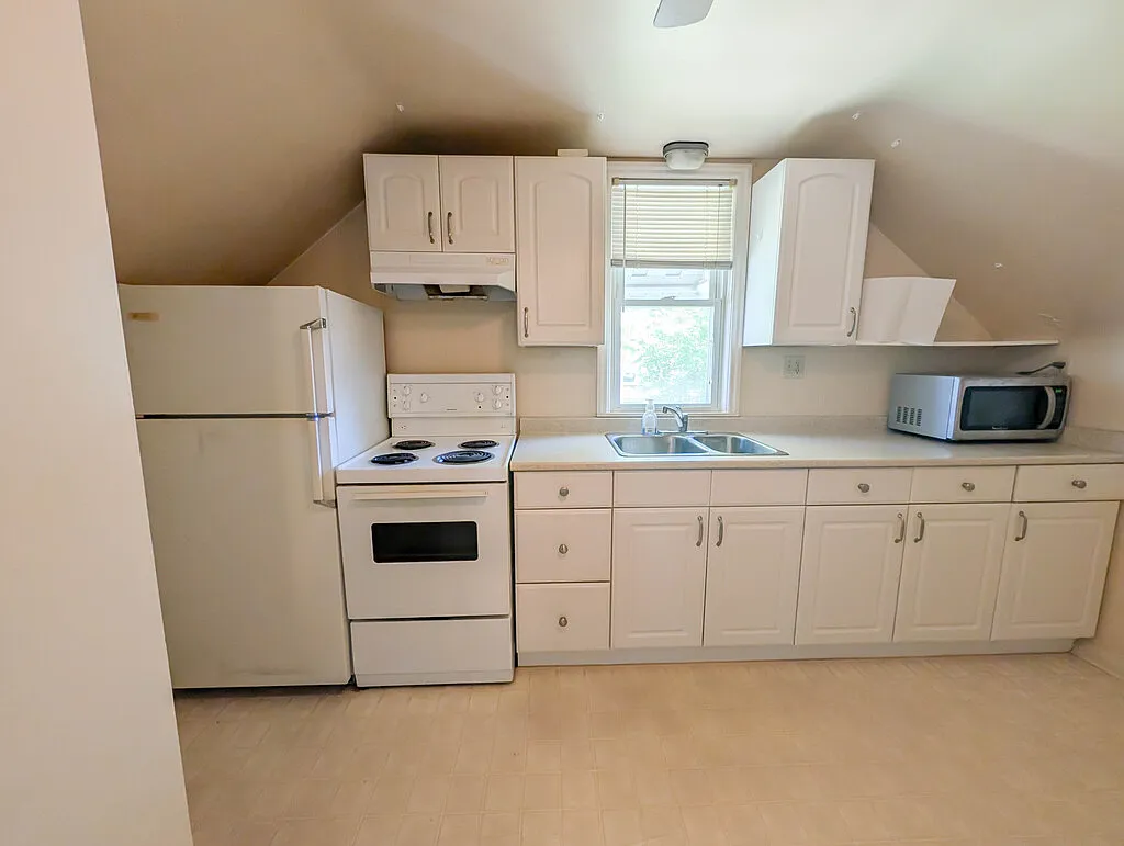 106 Haig Street - 2 — Photo 2