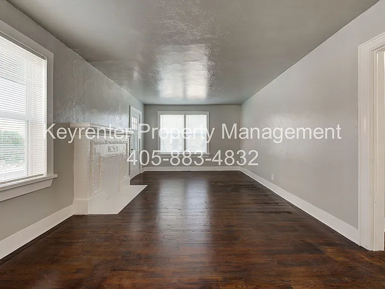 N Gatewood Ave Duplex — Photo 44