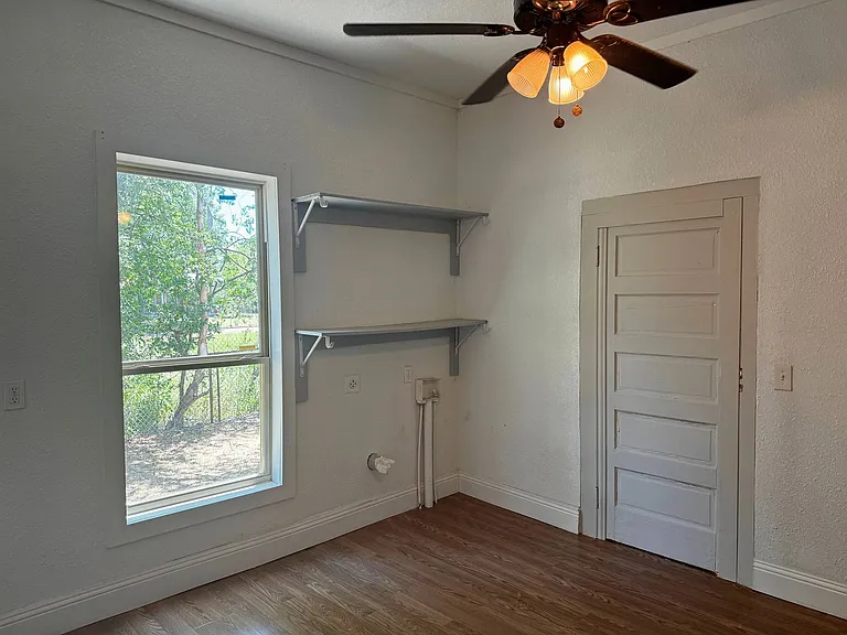 1106 Burnett St — Photo 16