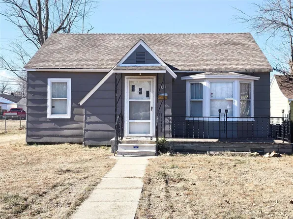 421 N Catalpa St, Dexter, MO 63841