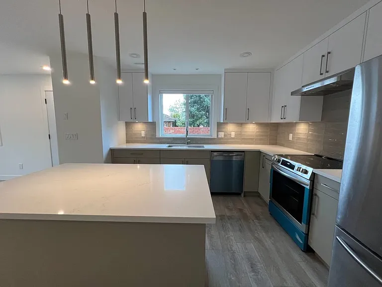 12096 Irving St — Photo 2