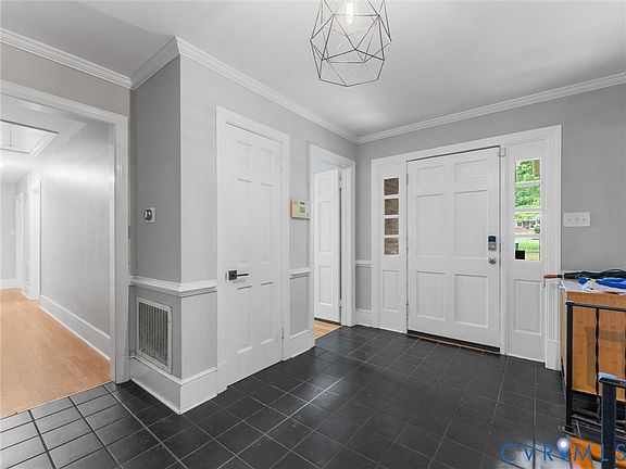 5th image of 3216 Stratford Rd