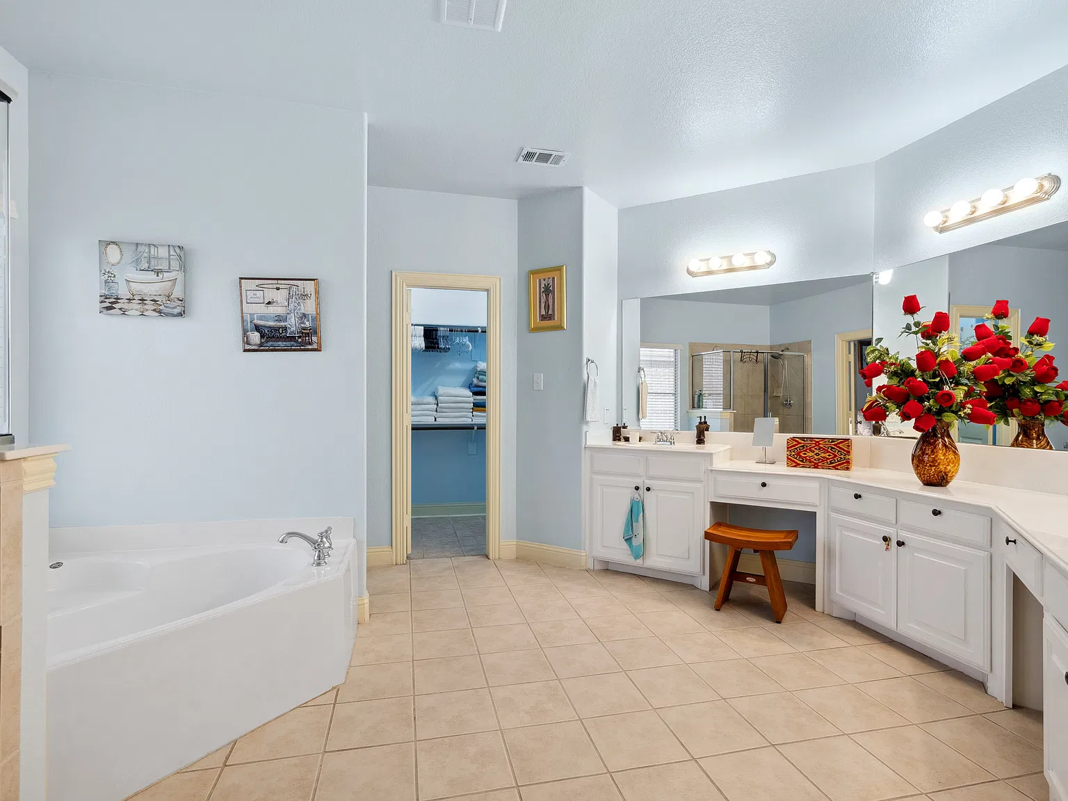 4 bed, 4000 sqft, $3,700 — Photo 3