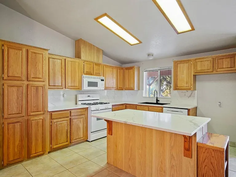 788 E Willow Ave — Photo 19