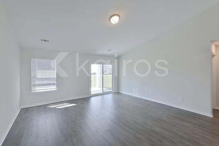 3 bed, 2.0 bath, 1565 sqft, $1,925 — Photo 2
