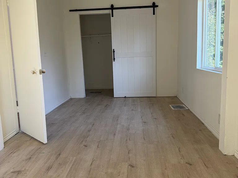 801 S 10th Ave — Photo 9