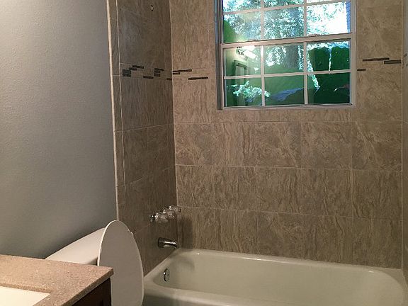 3rd image of 107 SW Petunia Pl