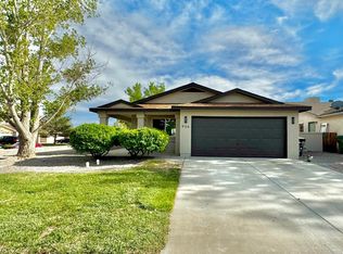 936 Perry Meadows Dr NE, Rio Rancho, NM 87144