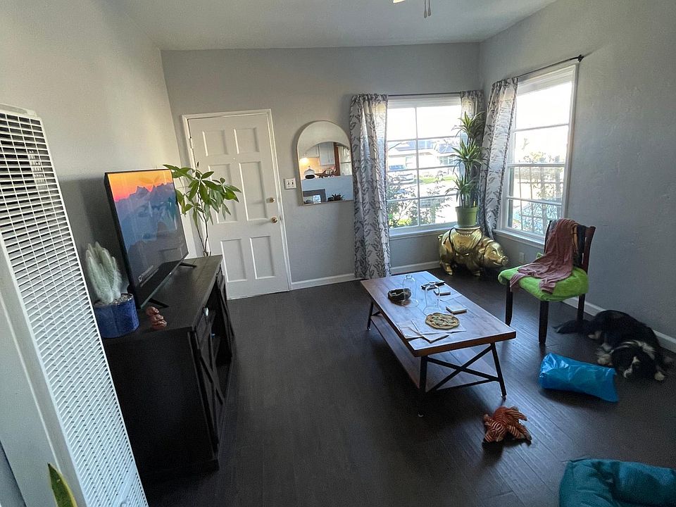 This is the other apartment we rent, it is an exact copy as the available apartment. Apartment for rent is being remodeled and will be available after April 15th.