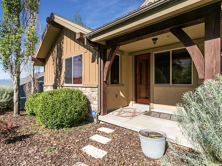 5326R N Oldgate Rd — Photo 8