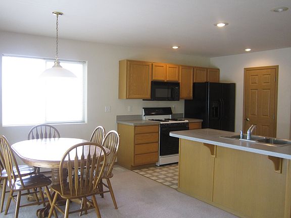 Dining & Kitchen