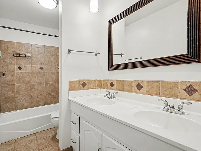 8300 Sawyer Brown Rd #R302 — Photo 10